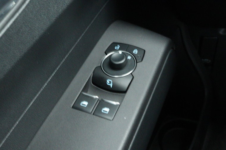 Vehicle Image 28