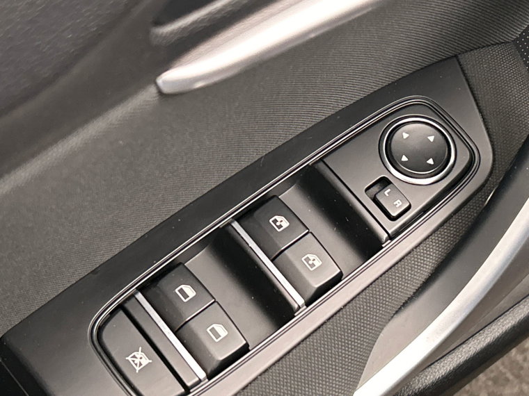 Vehicle Image 33