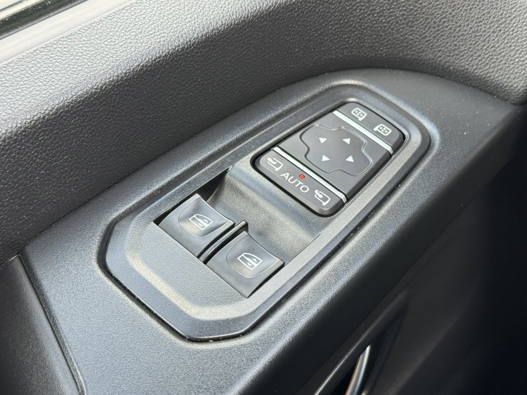 Vehicle Image 29