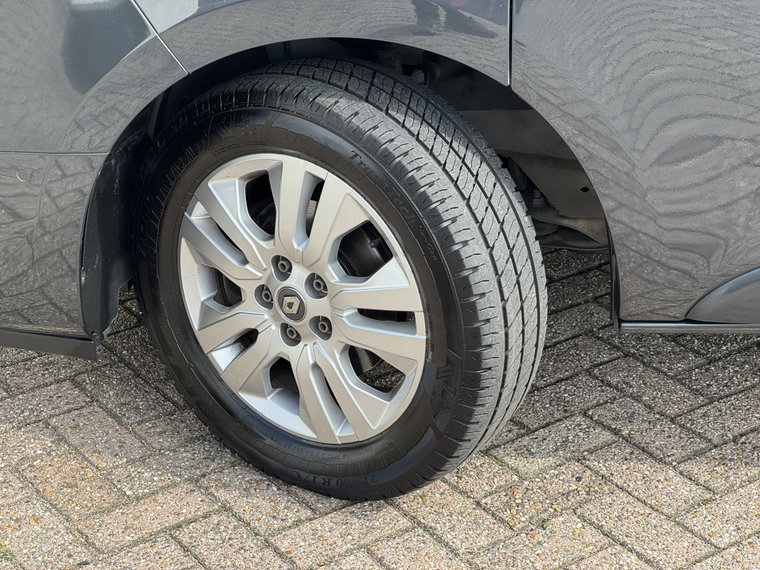 Vehicle Image 33