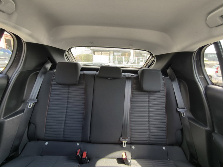 Vehicle Image 14
