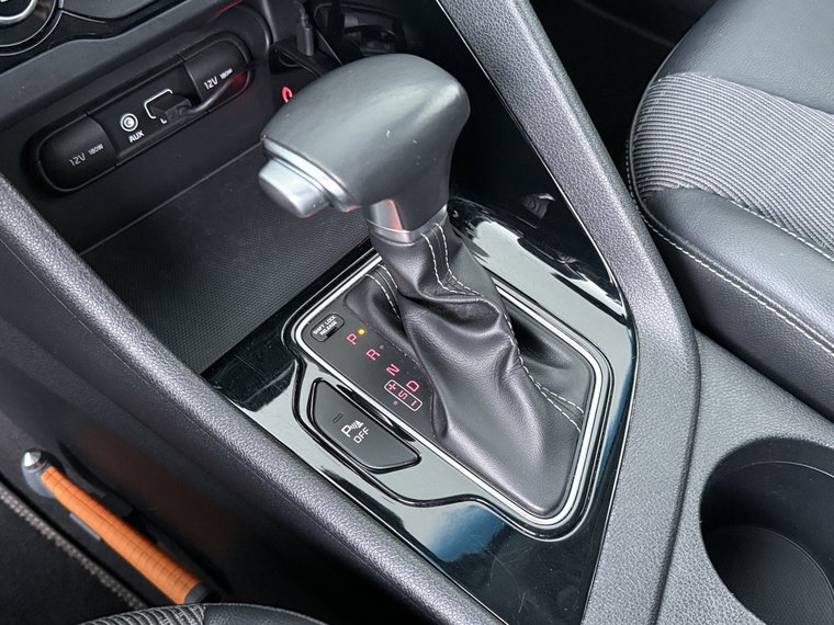 Vehicle Image 32