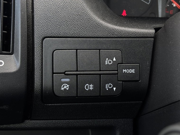 Vehicle Image 26