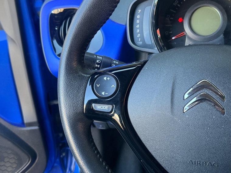 Vehicle Image 17