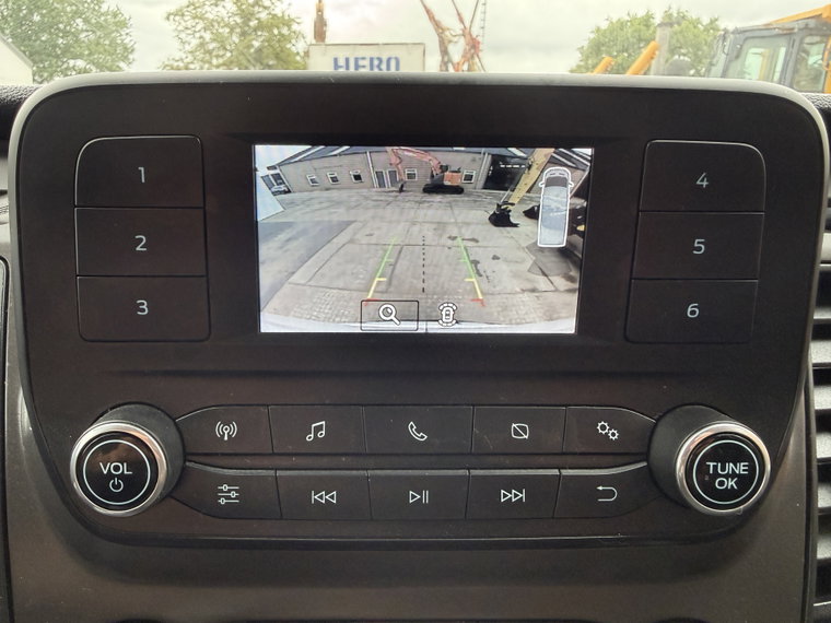 Vehicle Image 23