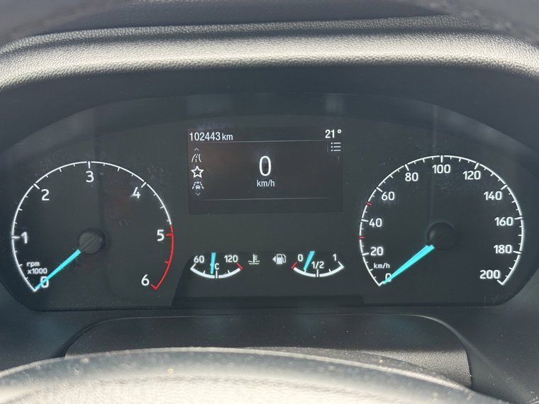 Vehicle Image 32