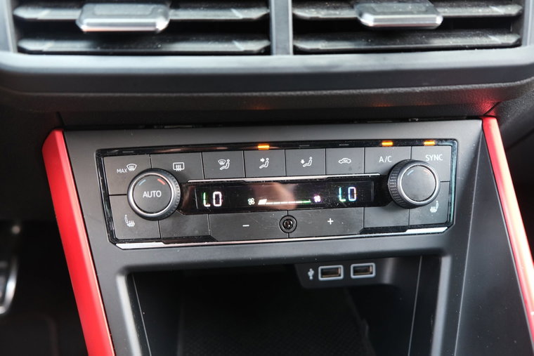 Vehicle Image 26