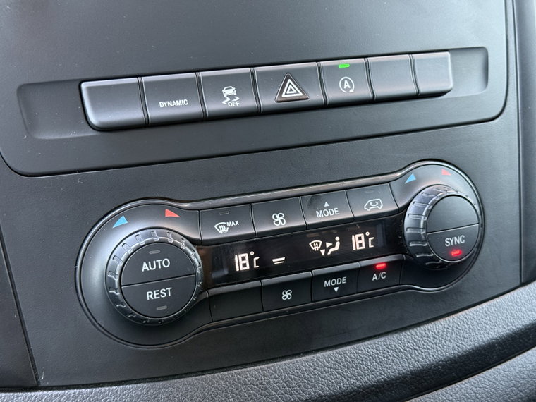 Vehicle Image 28