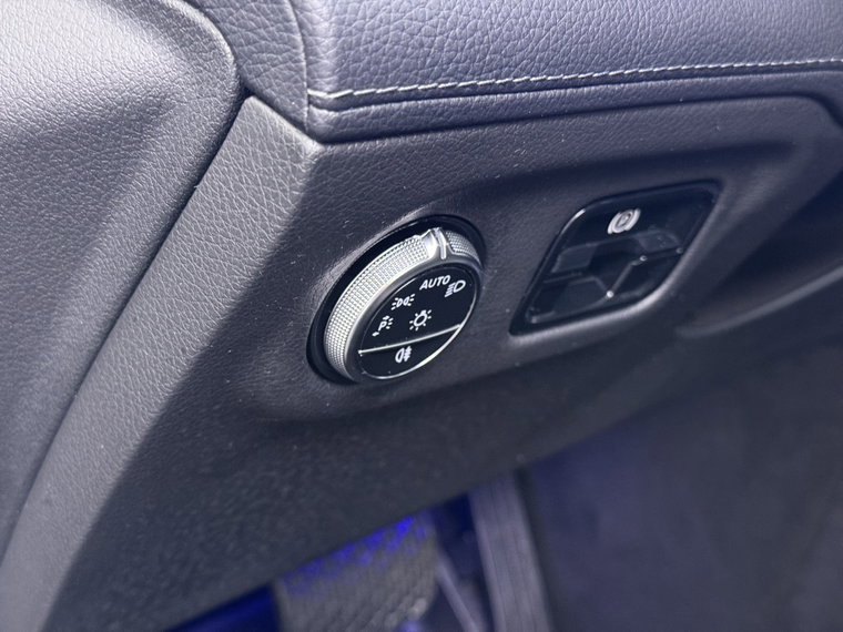 Vehicle Image 33