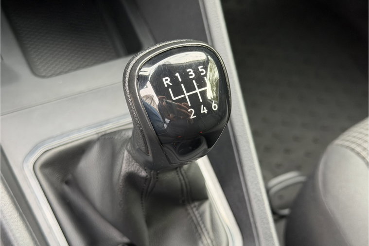 Vehicle Image 33