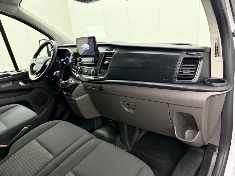 Vehicle Image 23
