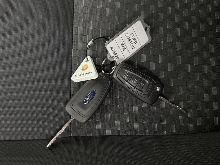 Vehicle Image 9