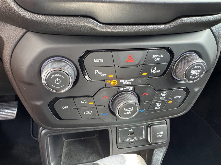 Vehicle Image 24
