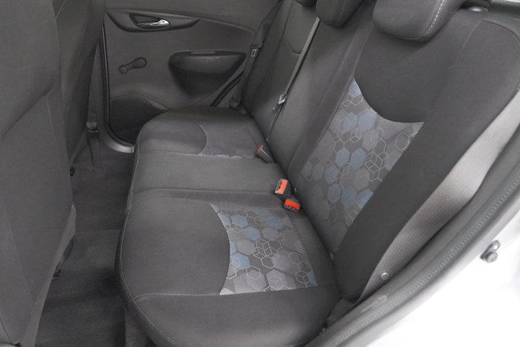 Vehicle Image 16