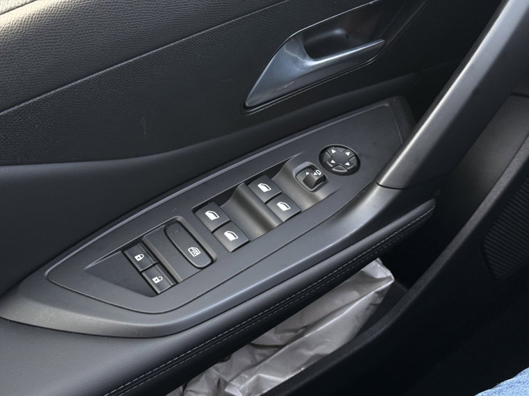 Vehicle Image 37