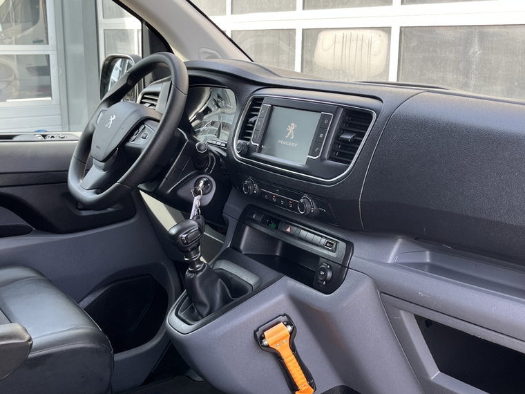 Vehicle Image 28