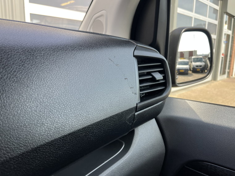 Vehicle Image 39
