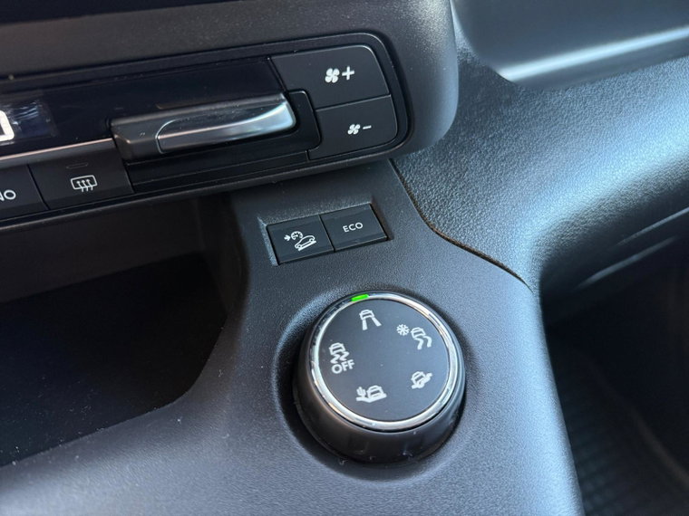 Vehicle Image 29