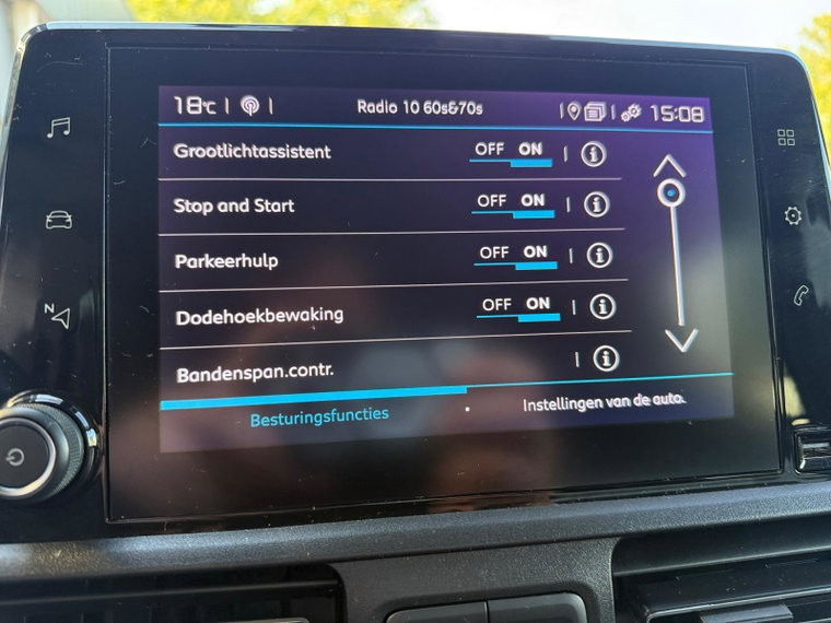 Vehicle Image 35