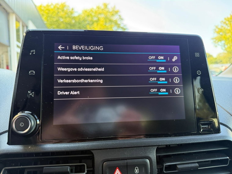 Vehicle Image 36