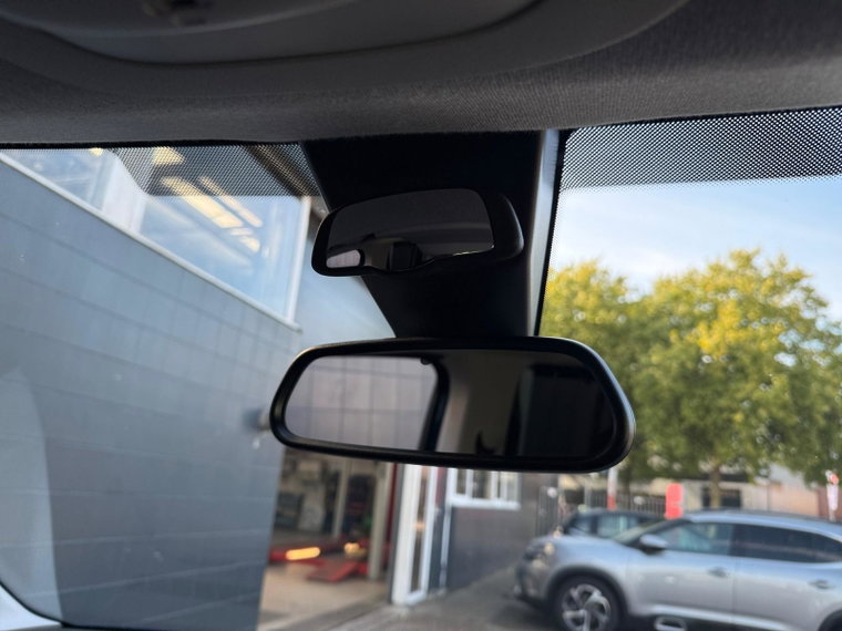 Vehicle Image 39