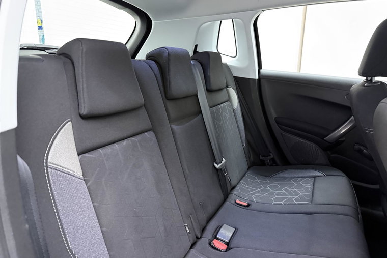 Vehicle Image 16