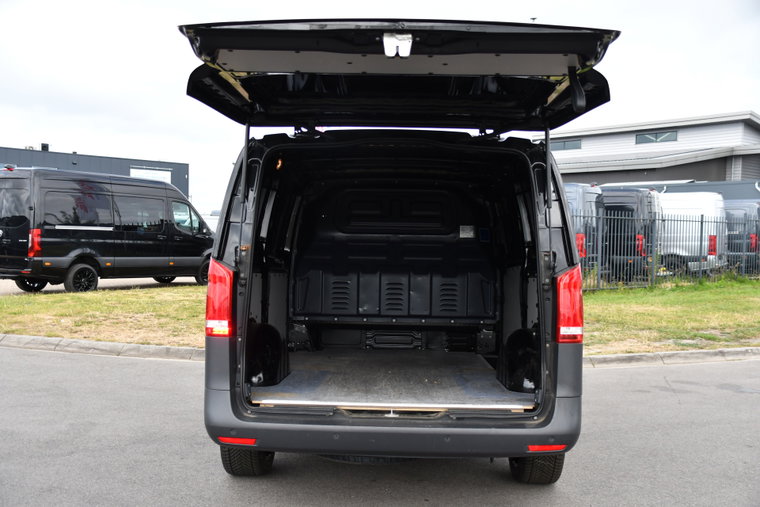 Vehicle Image 33