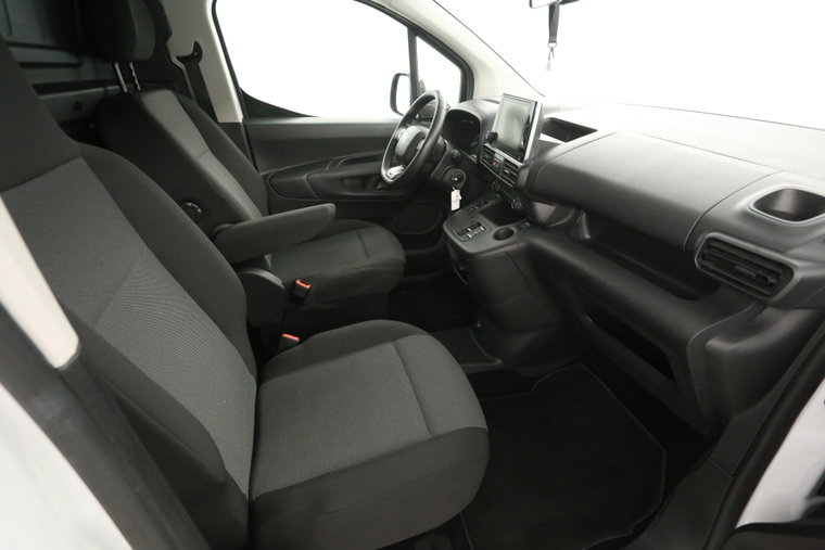 Vehicle Image 23