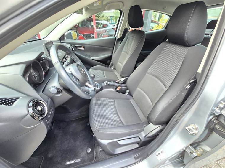 Vehicle Image 12