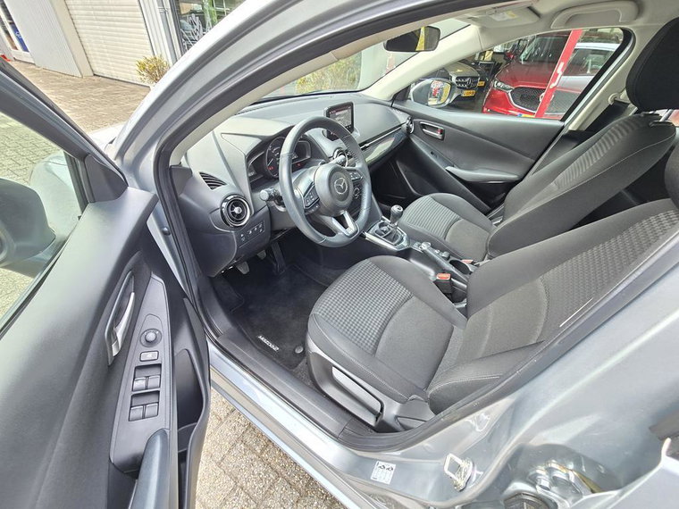 Vehicle Image 13