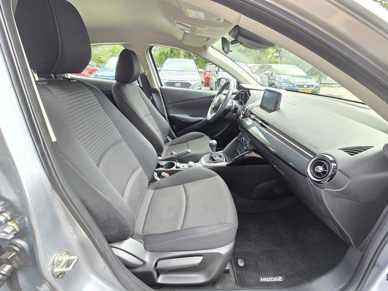 Vehicle Image 14