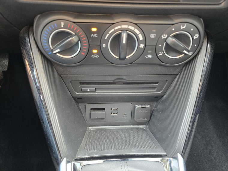 Vehicle Image 27