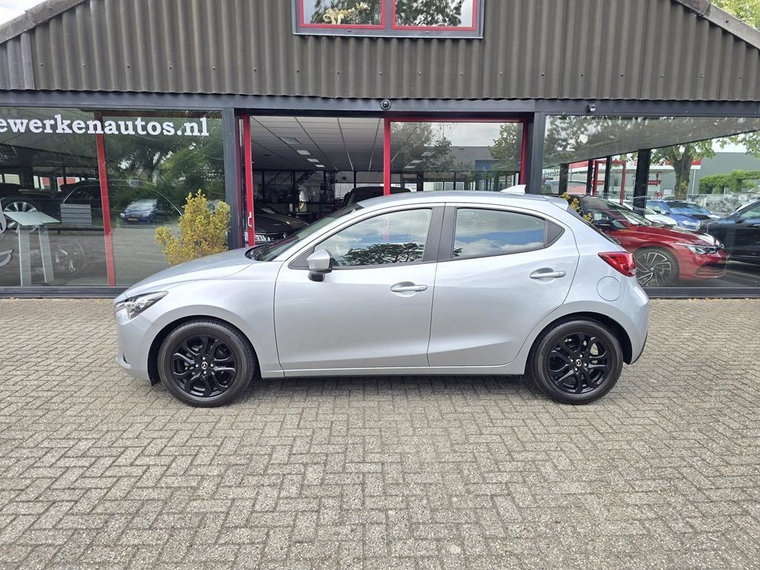 Vehicle Image 10