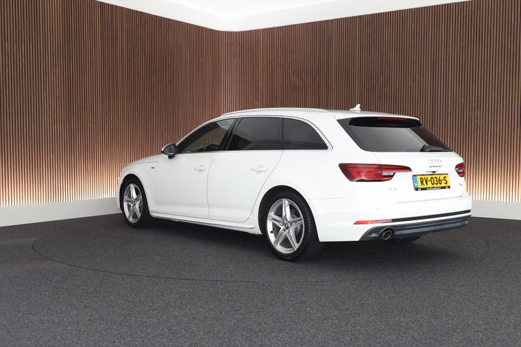 Vehicle Image 6