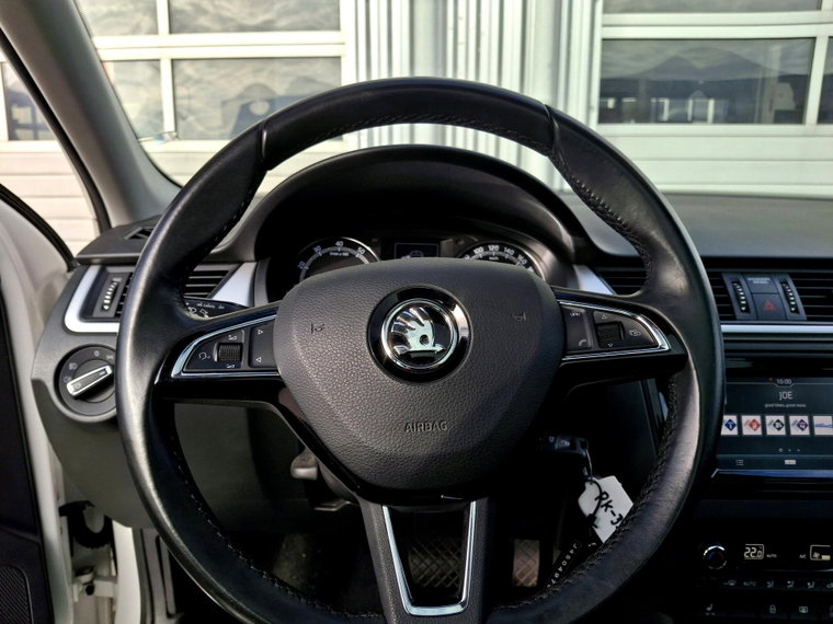 Vehicle Image 19