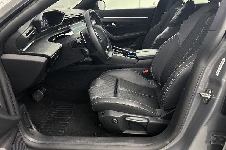 Vehicle Image 28