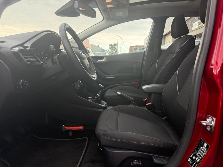 Vehicle Image 17