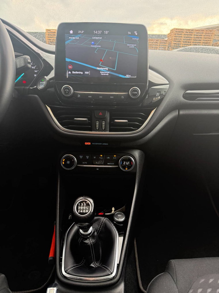 Vehicle Image 35
