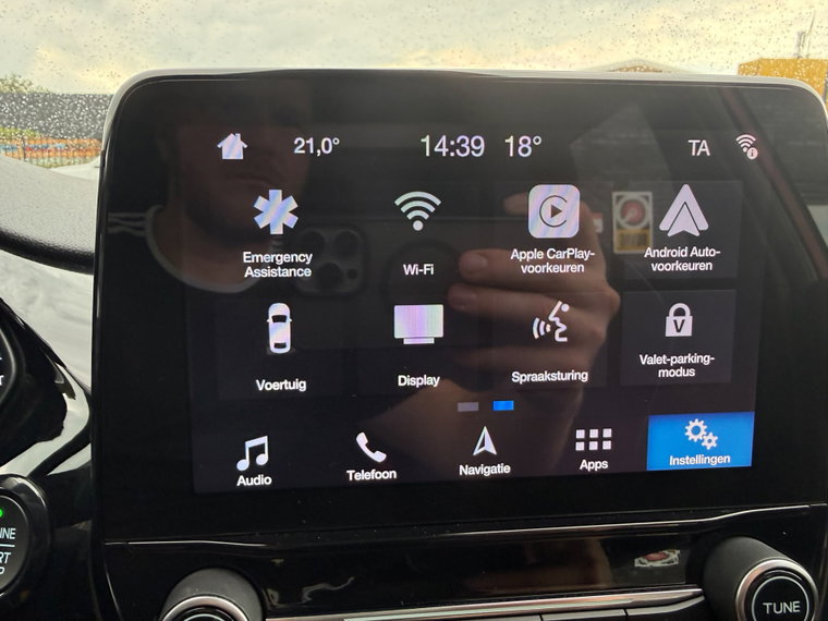 Vehicle Image 38