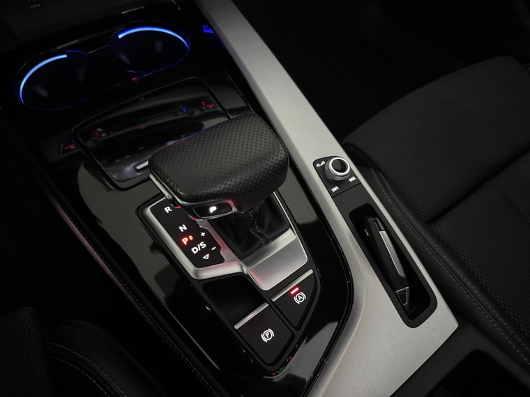 Vehicle Image 21