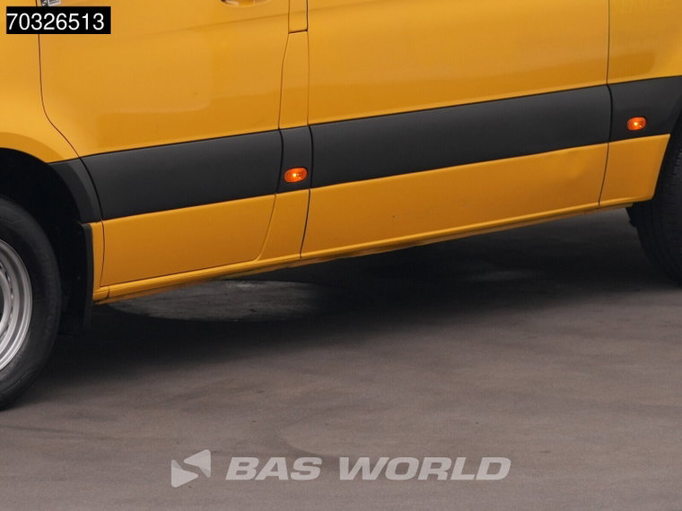 Vehicle Image 39