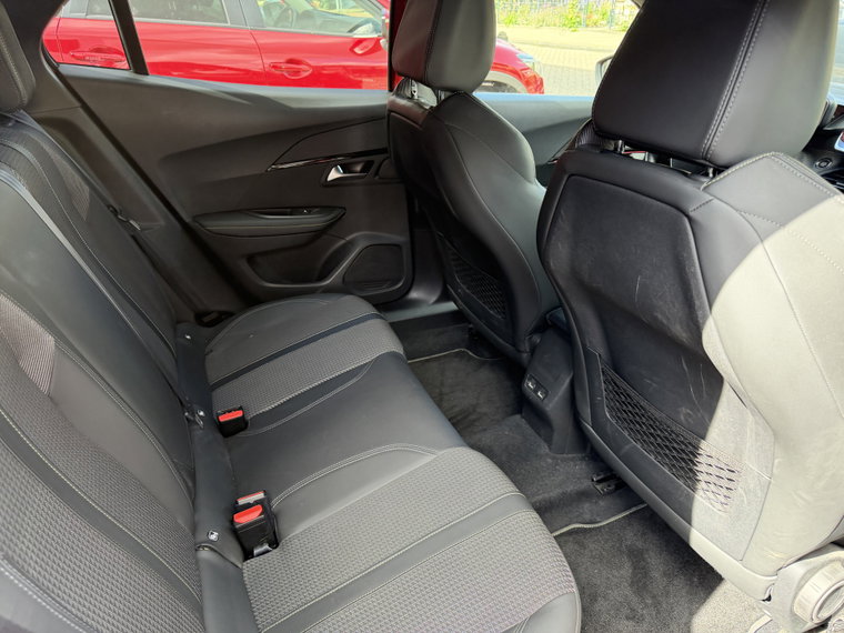 Vehicle Image 28