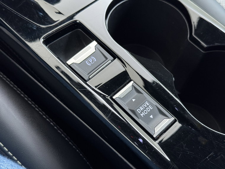 Vehicle Image 38