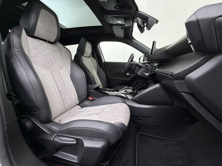 Vehicle Image 40