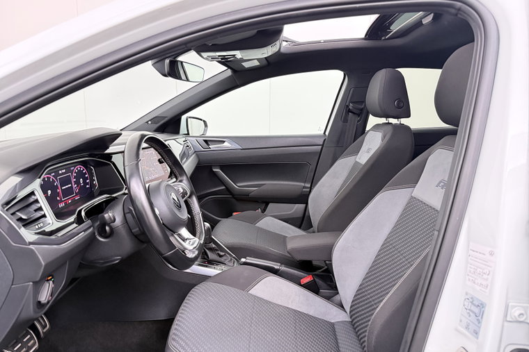 Vehicle Image 12