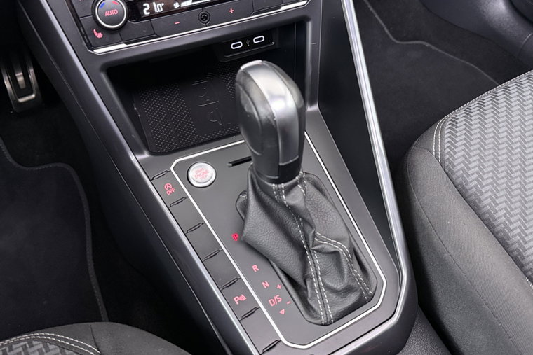 Vehicle Image 32