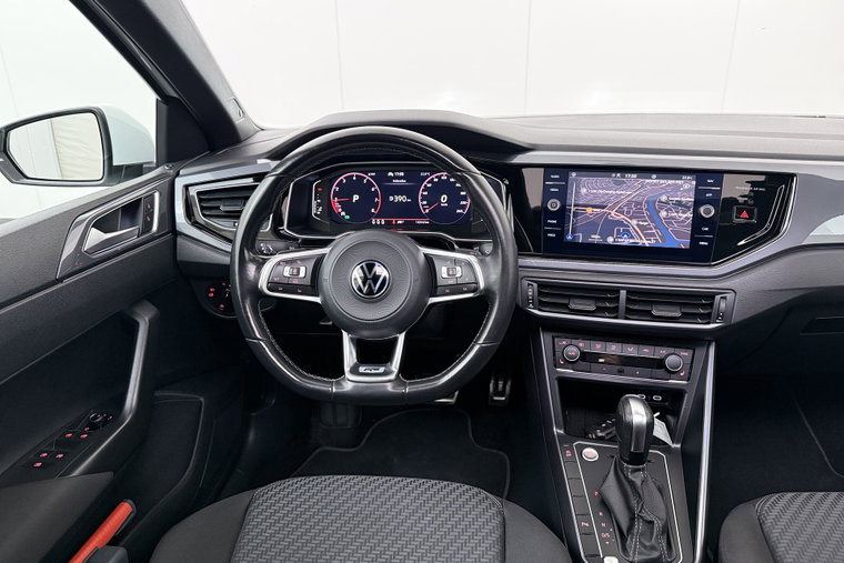 Vehicle Image 10