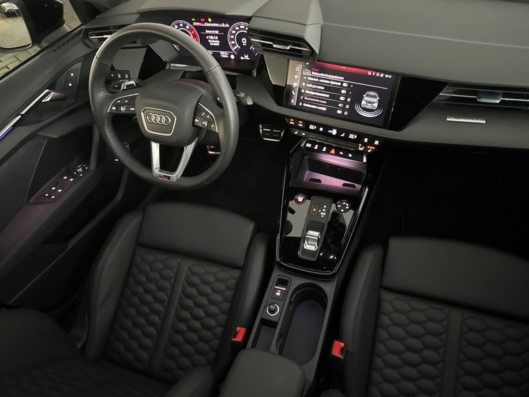 Vehicle Image 35
