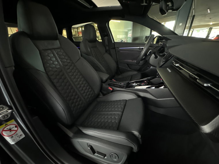Vehicle Image 36