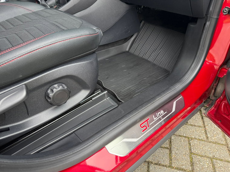 Vehicle Image 23